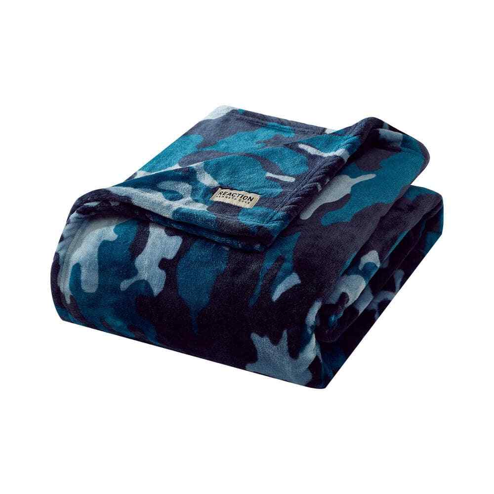 Blend Out Blue Ultra Soft Plush Microfiber 1-Piece Throw Blanket