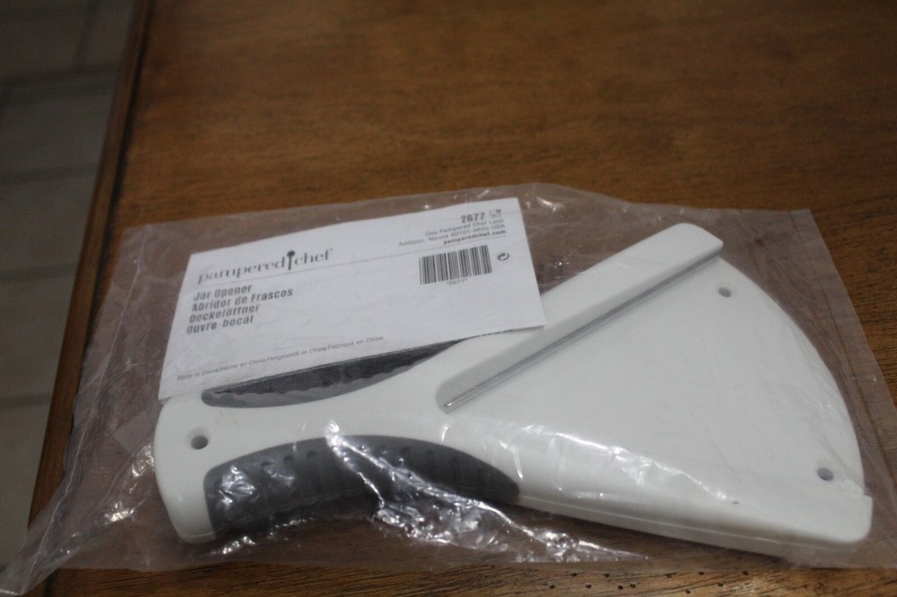 Pampered Chef Sealed Jar Opener Kitchen Tool Utensil 8.25 Easy Grip #2677  