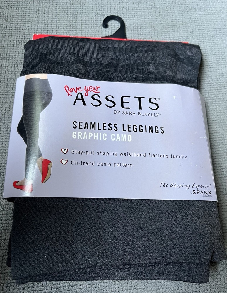 Spanx Sara Blakely Seamless Leggings Dark Denim Wash Small New Comfortable Fit