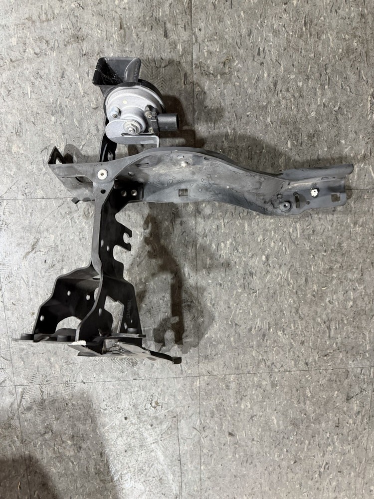 2017 to 2023 BMW M5 G30 540i 530i Front Right Headlight Bracket Mount OEM