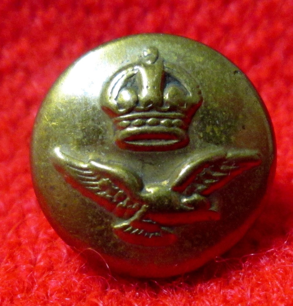 RAF WWII Field Service Cap Button King's Crown nhc13