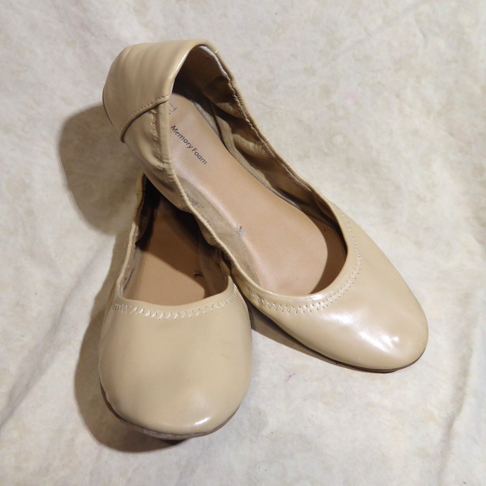 🩰 Time and Tru Scrunch Ballet Flats sz 9 Nude Beige Glove Soft Leatherette