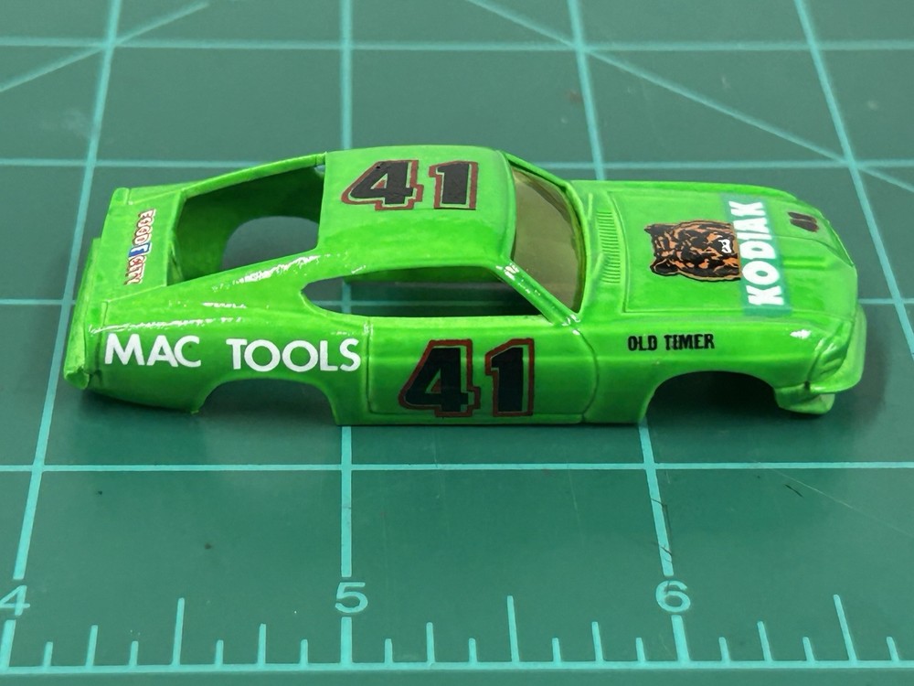 Auto World Custom Mustang Slot Car Body Fit Tjet HO Slot Car Chassis Dash