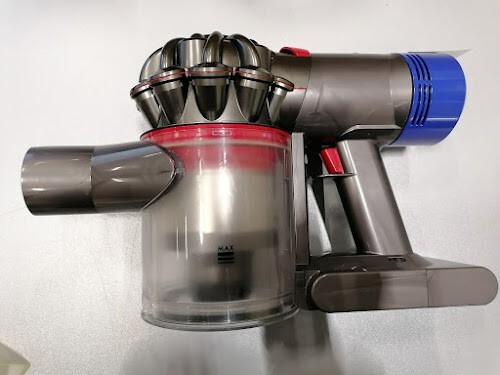 Dyson V8 Handheld Vacuum Cleaner Fully Functional with Weak Battery Life  