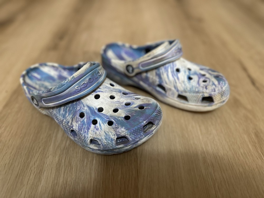 Authentic Crocs Classic Clogs Marbled Sandals  Women 7 / Men 5  Blue Purple