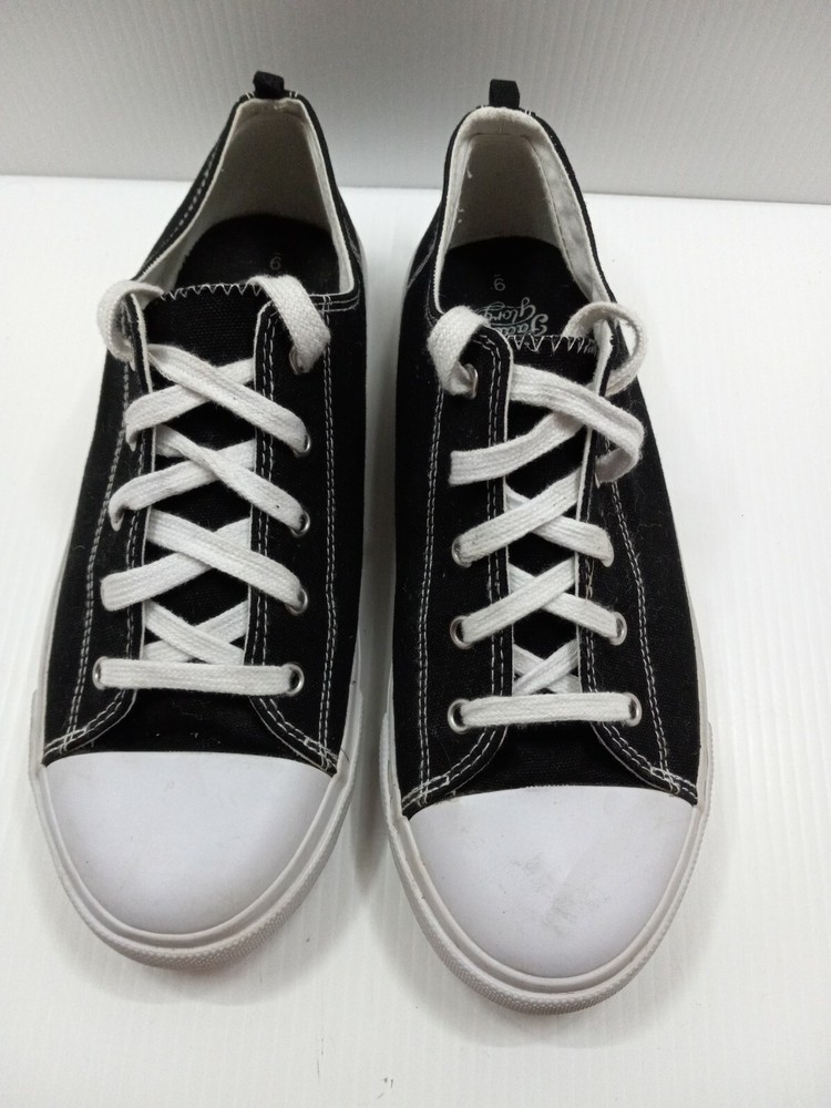 Faded Glory Womens Size 9 Canvas Skate Sneakers Black