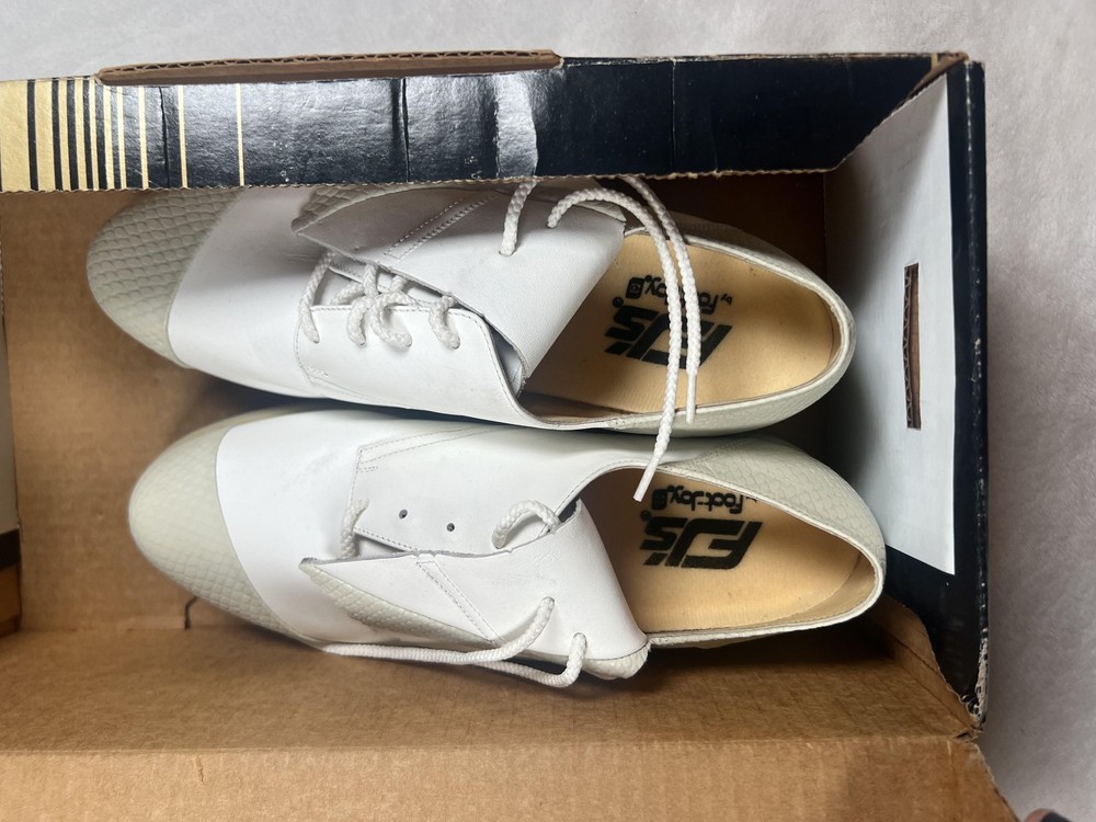 Vintage FootJoy Golf Shoes Womens Size 9.5 White Leather Spiked USA Classic