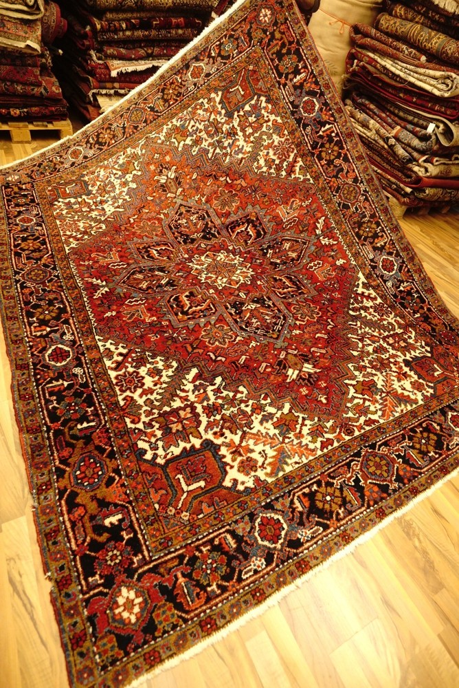 Exclusive antique oriental carpet Heriz carpet rug 295x230 cm rug antique