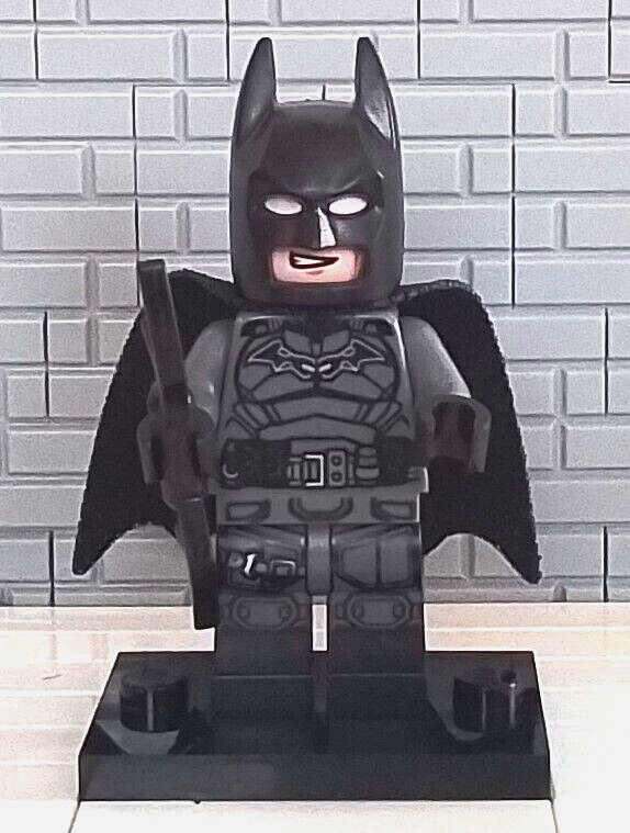LEGO DC Batman Minifigure with Spongy Cape and One Hole