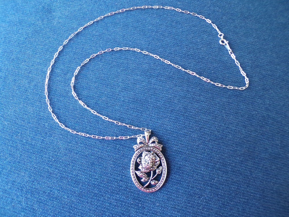 Vintage AVON Marcasite Rose Silver Tone Pendant Necklace