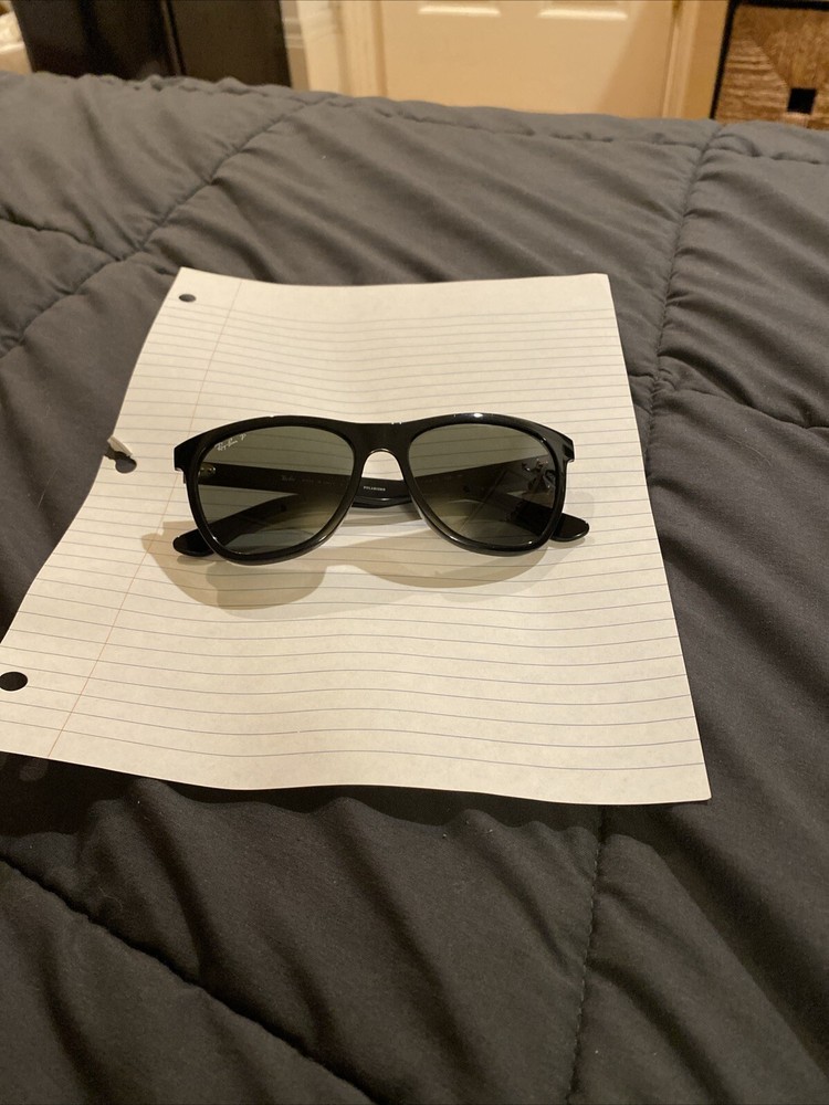 Rayban Wayfarer Polarized Black Great Condition