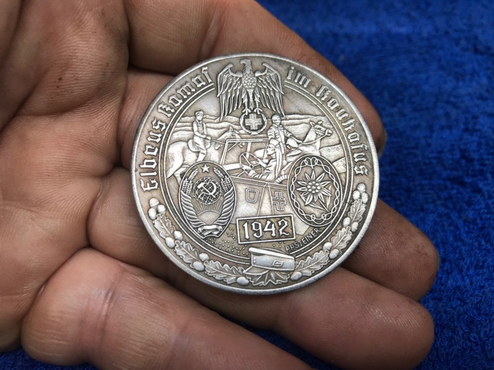 LARGE 1942 GERMAN SOVIET BATTLE OF CAUCASUS WWII COMMEMORATIVE COIN