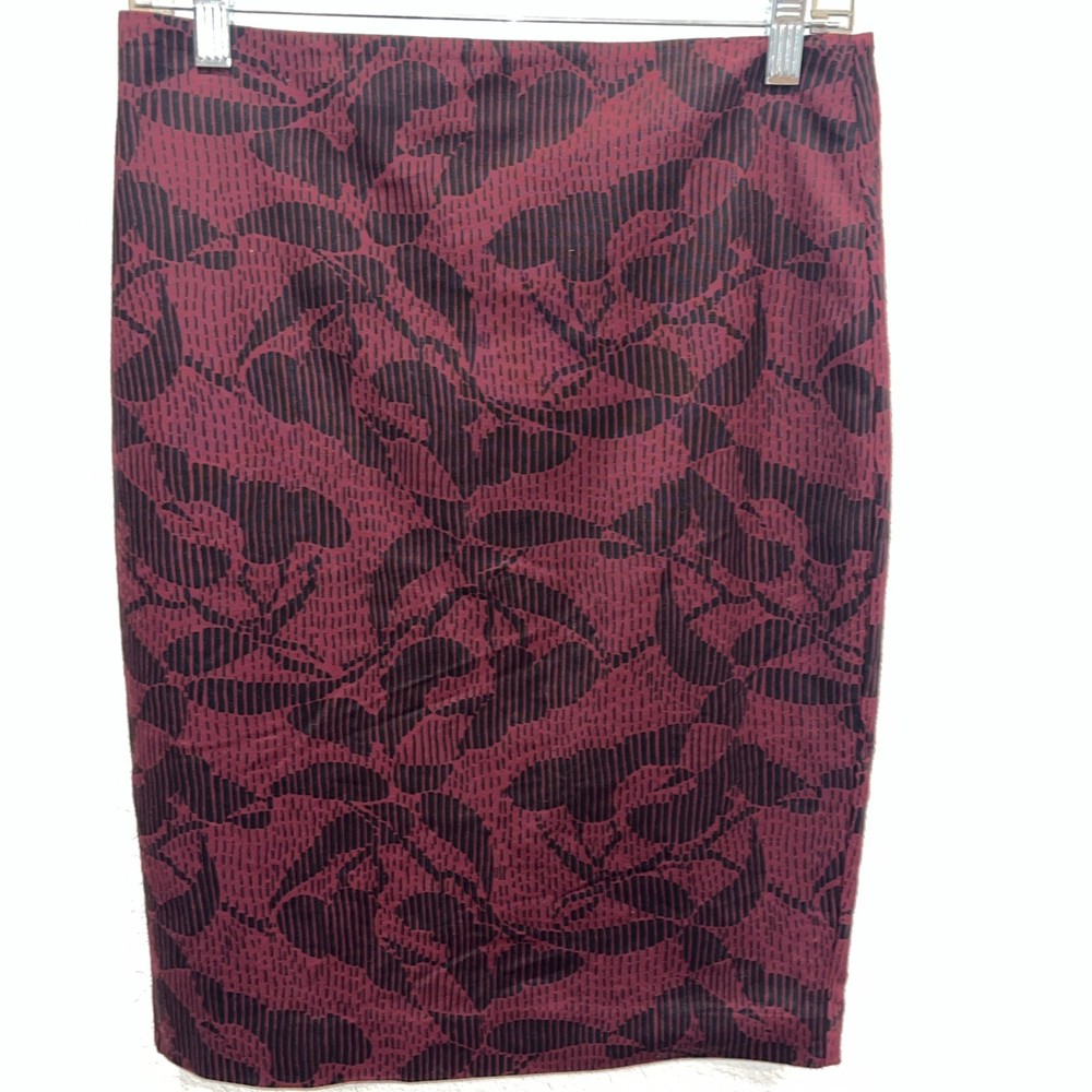 Ann Taylor, woman’s pencil Skirt Burgundy and Black Skirt, Size 2, Lined