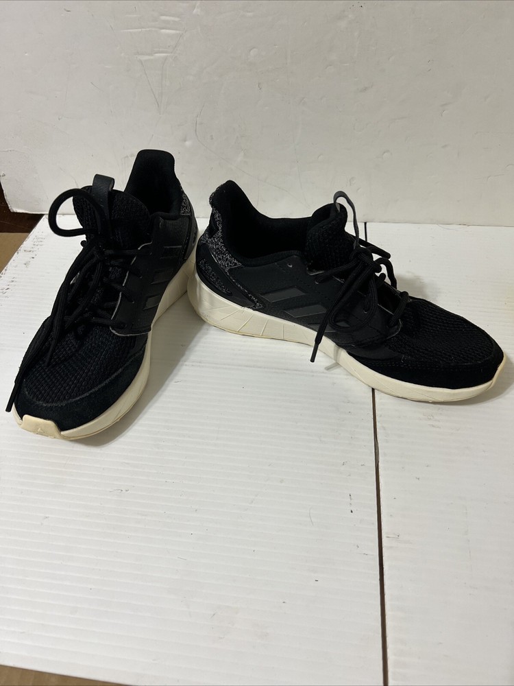 Adidas cloudfoam womens size 6.5 active footwear walking/Jogging comfortable