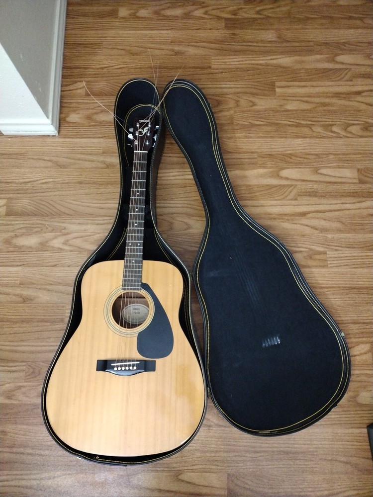 Yamaha Spruce Top FG-401 Guitar - Carrying Case - Pre-Owned - Vintage