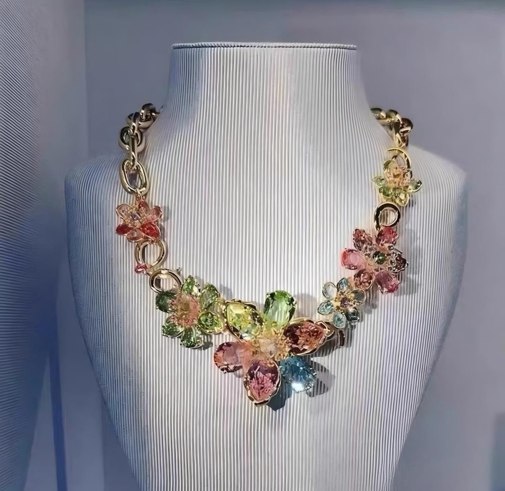 Swarovski Gema Tennis Dopamine Flower necklace brand new strap box