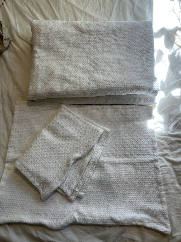 Charter Club White Diamond Dot Full / Queen  Duvet Cover & Shams EUC!