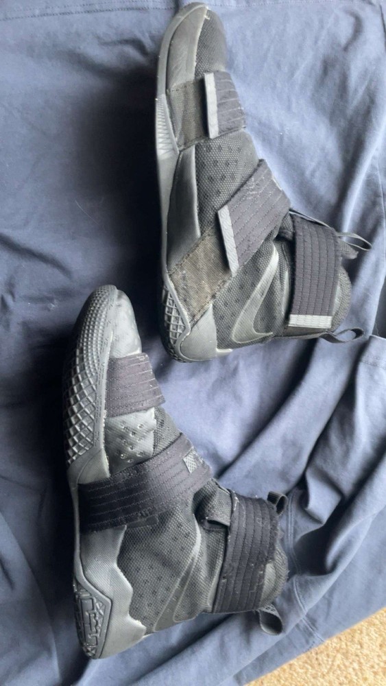 Nike LeBron Soldier Black High Top Hook & Loop Basketball Sneakers