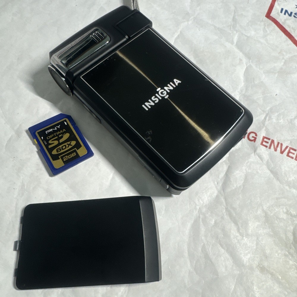 Insignia HDDV HDMI Camera, NS-DCC5HB09 - Camera SD Card W/2GB SD Card.