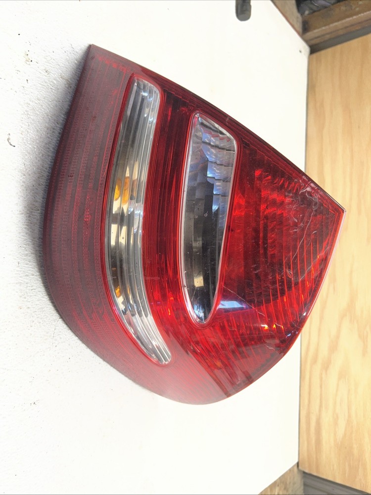 03-06 Mercedes W211 E350 E500 Rear Right Side Taillight Tail Light Lamp OEM