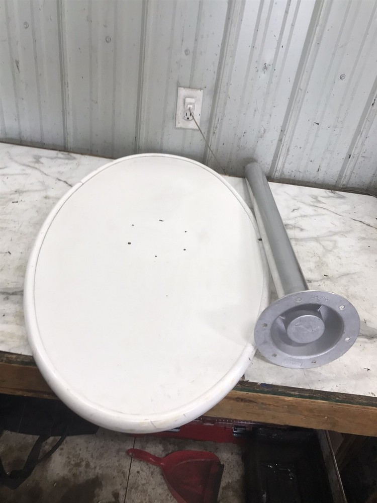 98 Seaswirl 250 Boat table top and support post pole