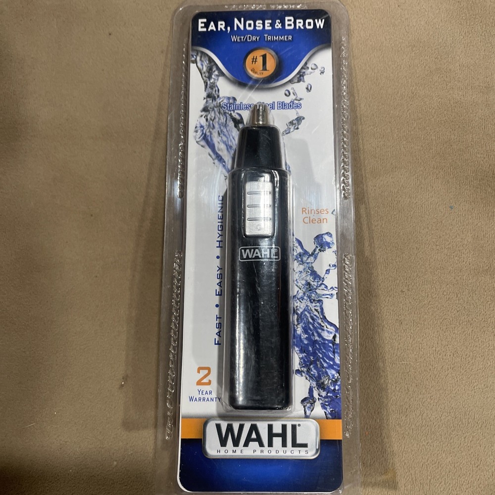 Wahl Battery-Powered Wet Dry Ear Nose and Brow Trimmer in Black