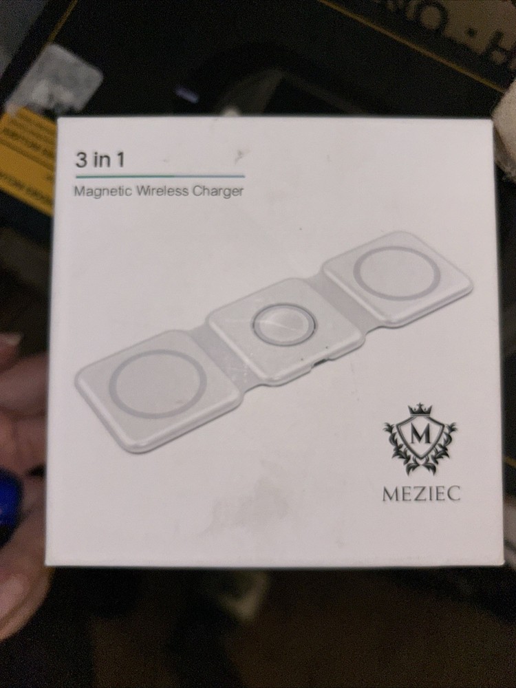 MEZIEC 3-in-1 Magnetic Wireless Charger for iPhone Apple Watch AirPods
