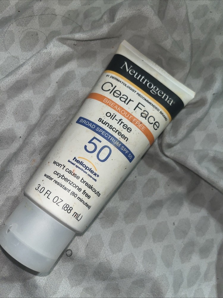 Neutrogena Clear Face SPF 50 Sunscreen for Acne-Prone Skin 3 oz