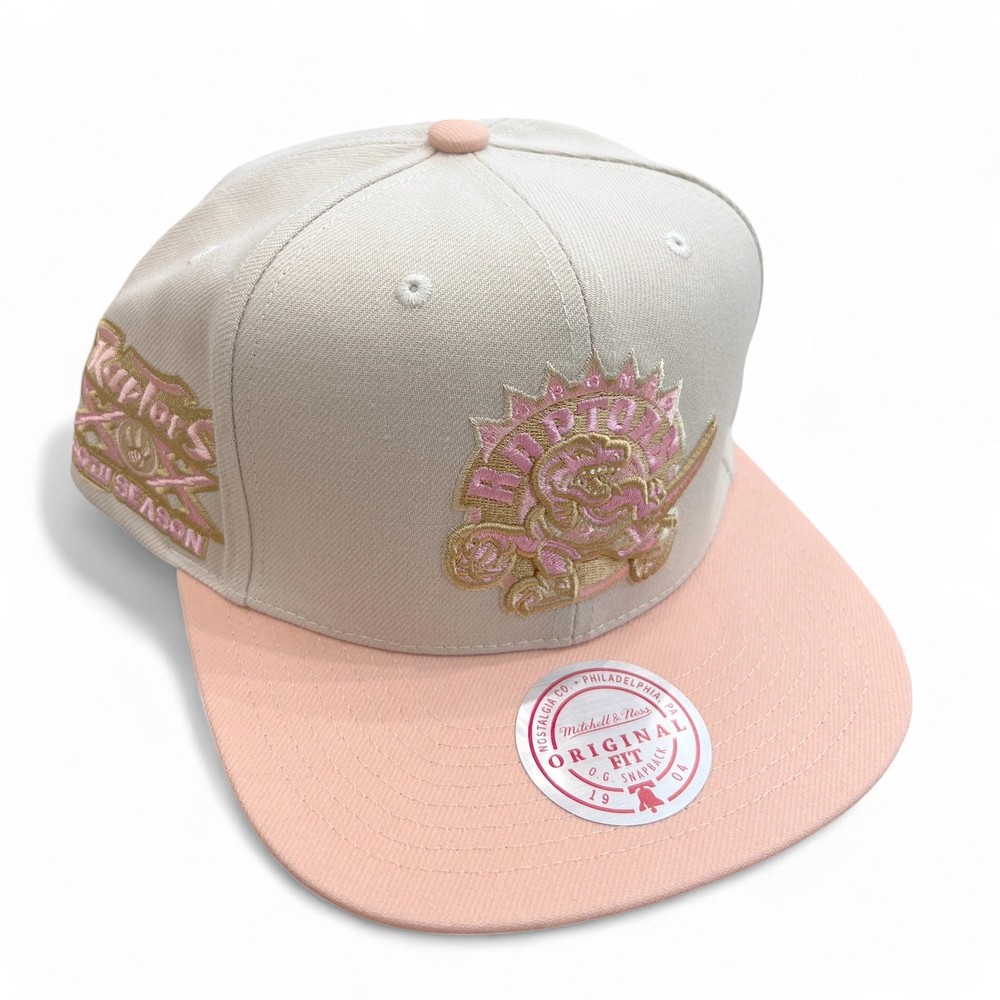 MENS MITCHELL & NESS NBA LOVERS LANE SNAPBACK HWC RAPTORS - OFF WHITE
