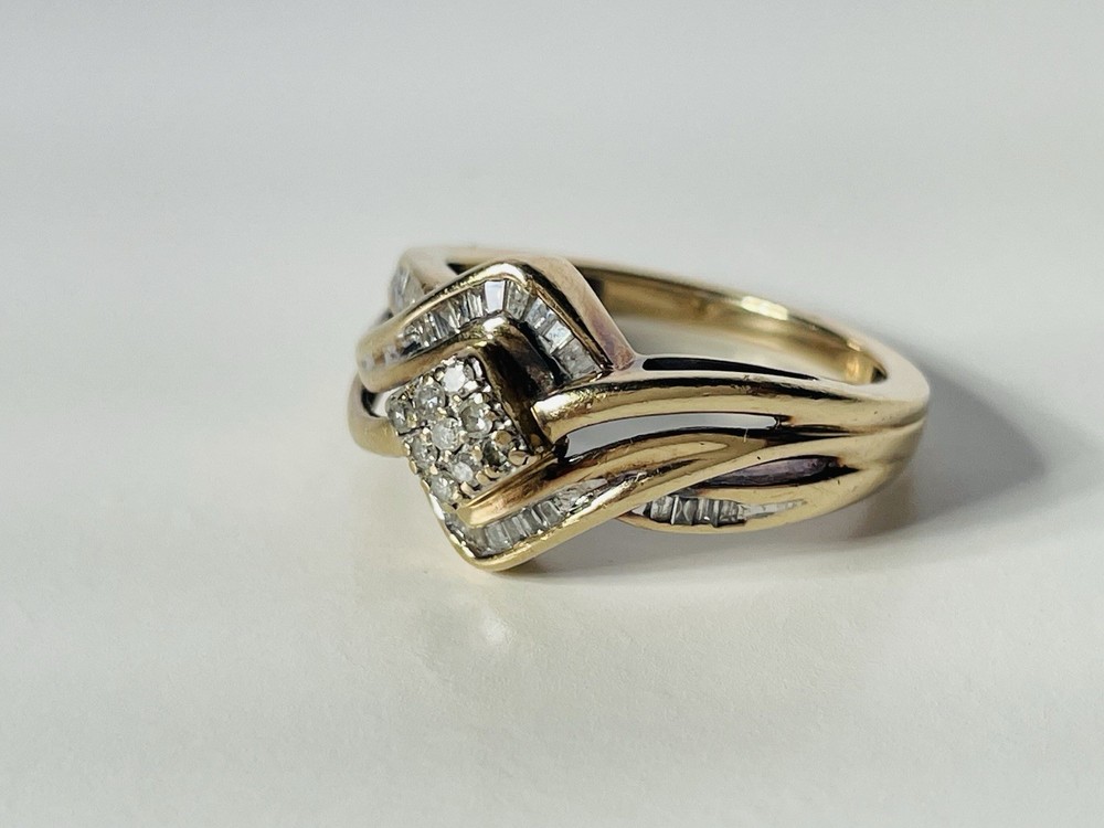 10k Gold ring / 10k  Gold women’s  -Size 7