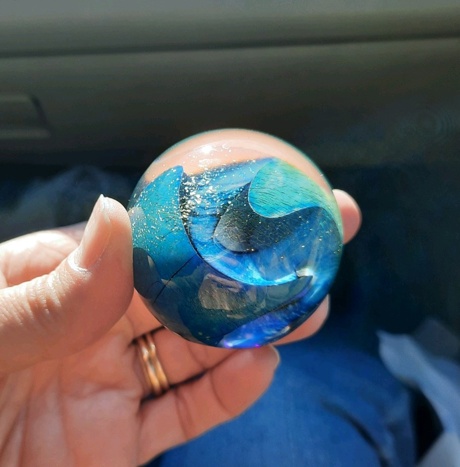 ROBERT EICKHOLT Signed 1985 Art GLASS Paperweight Blue Iridescent.