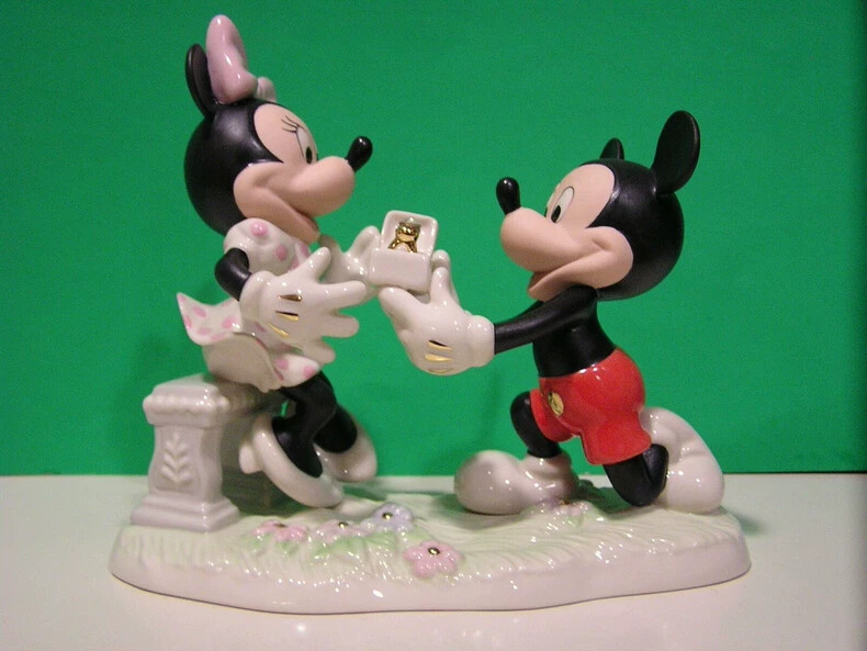 Lenox Disney Minnie's Dream Proposal Sculpture Figurine Valentine's Day Gift
