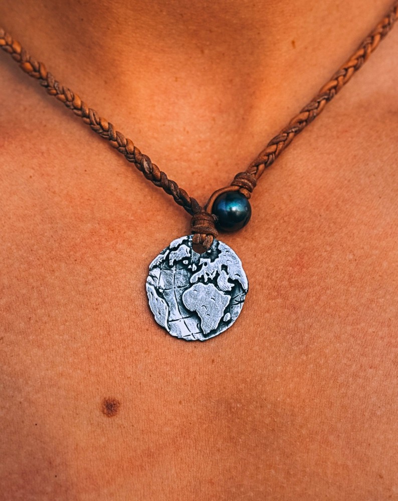 Globe Coin | 925 Silver | Premium Black Pearl | Authentic Leather