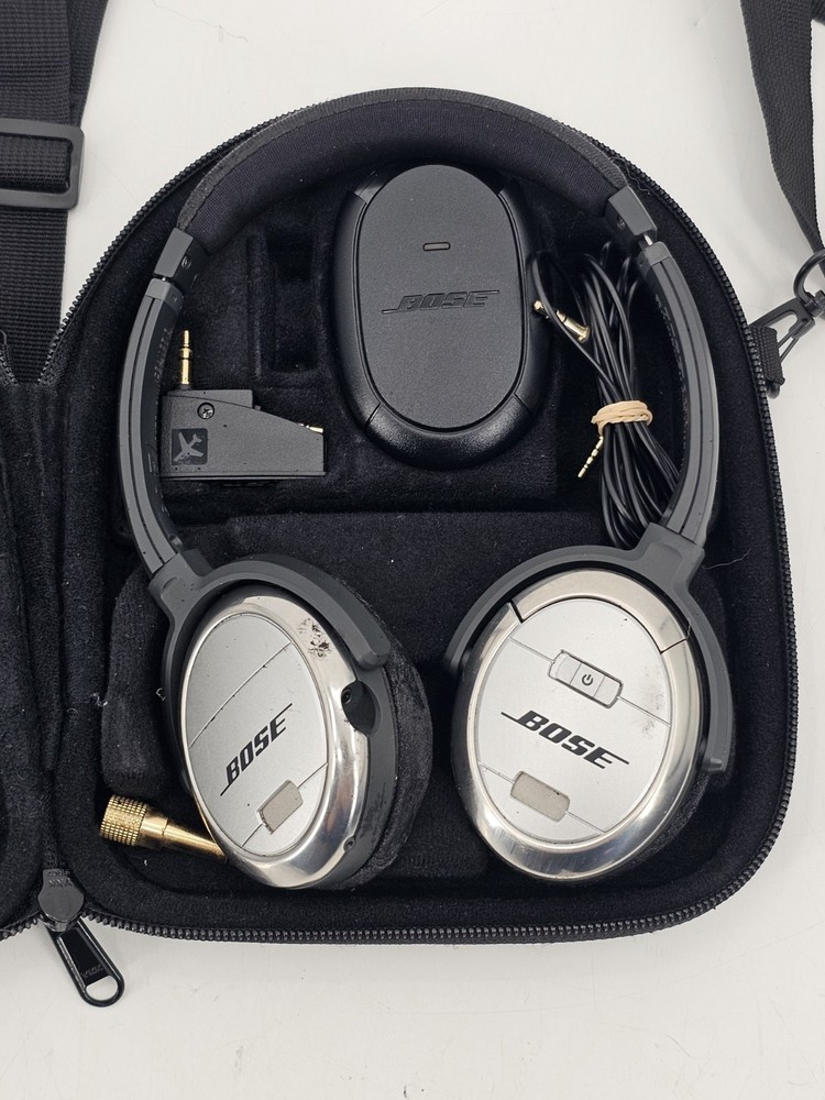 Bose QuietComfort 3 (QC3) Noise Cancelling Wired Headphones W/ Case + Charger