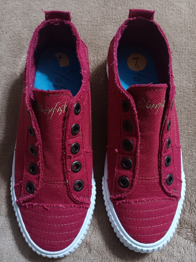 Blowfish Malibu Womens Size 7 Jester Red Buzz Slip On Casual Sneaker Shoes