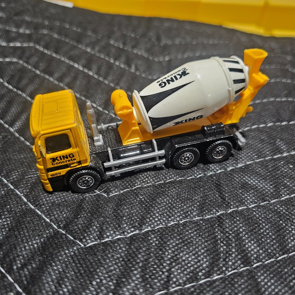 2008 Mattel Matchbox  Cement King Yellow; King Concrete Truck Construction