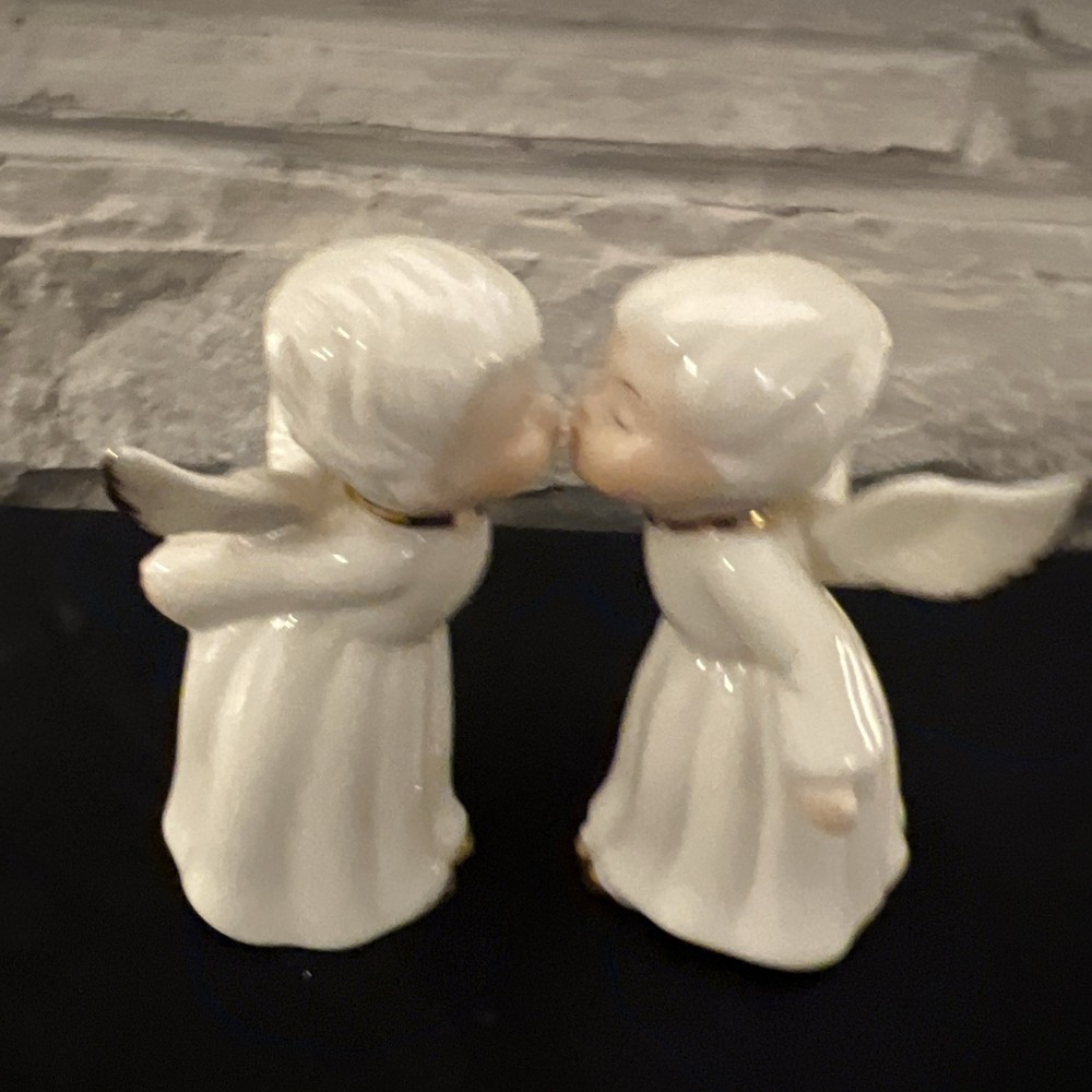 Pair Of Vintage Kissing Angel Porcelain Gold Trimmed Figurines