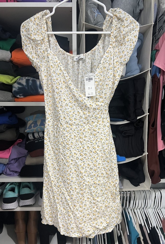 Hollister White & Yellow Floral Wrap Short Sleeve Dress Size Small NWT