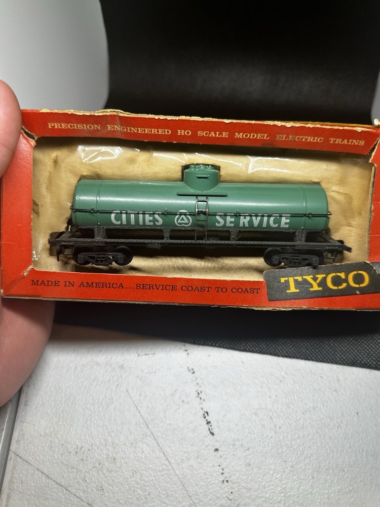 Vintage TYCO HO Cities Service Tank Car T315G Green 1860 Series Train Model