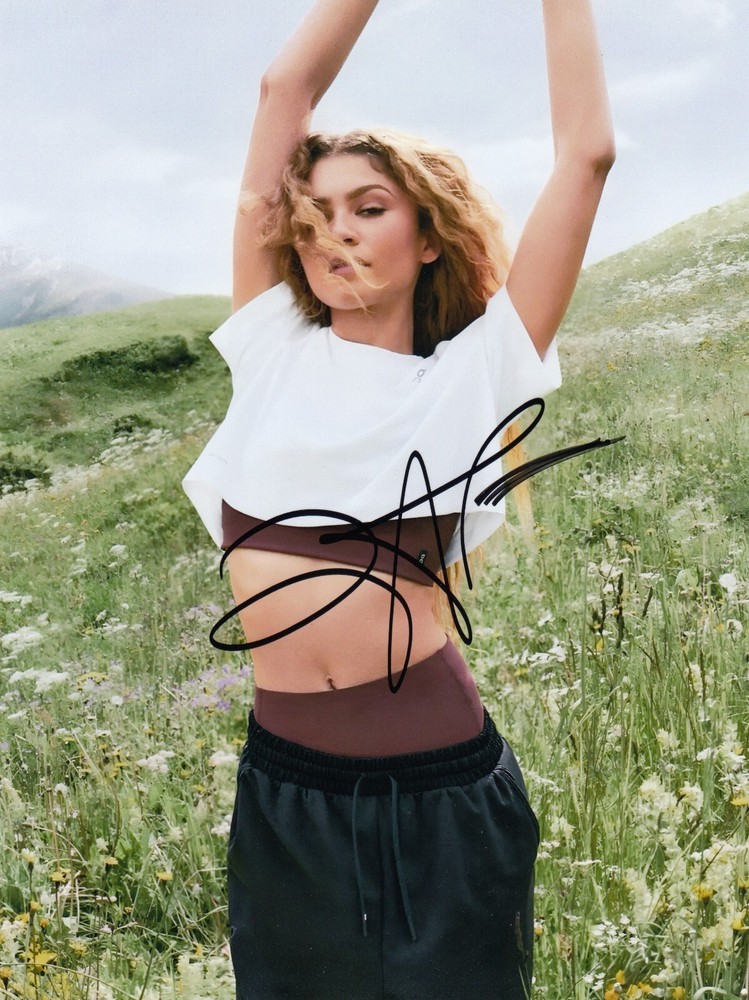 Zendaya Coleman Signed Auto 8 x 10  Photograph