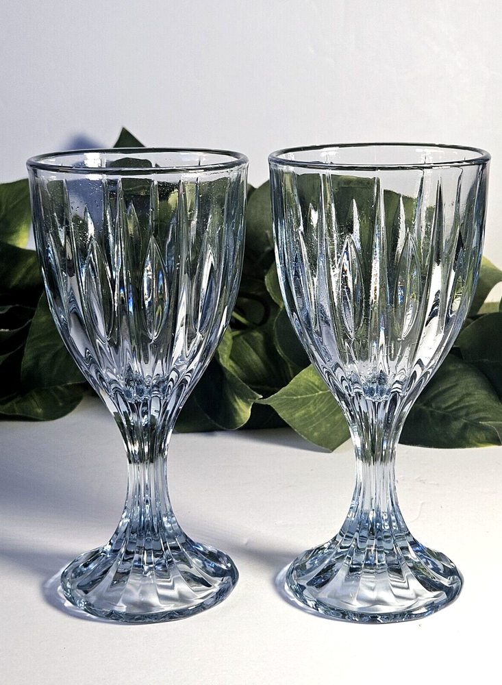 Set of 2 Light Blue Noritake Entree Crystal Wine Goblets Glasses 6 3/4