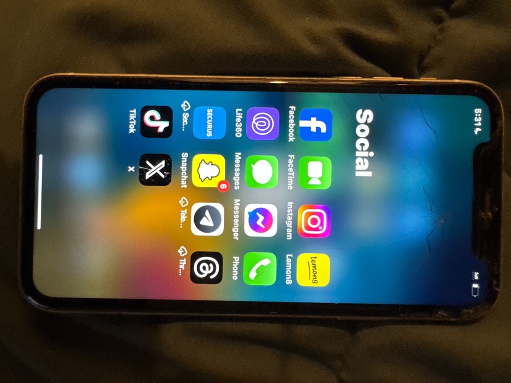 TIKTOK INSTALLED Apple iPhone 11 - 64 GB - Silver White (Unlocked)