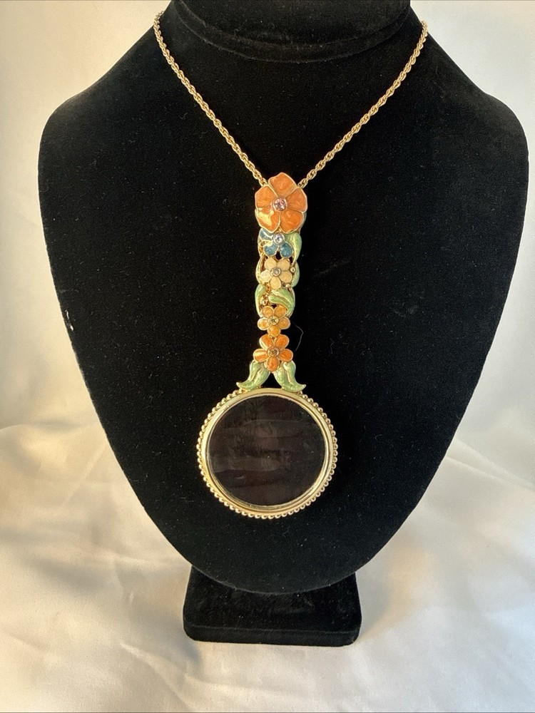 Gorgeous Hard to Find Joan Rivers Magnifying Glass Floral Necklace
