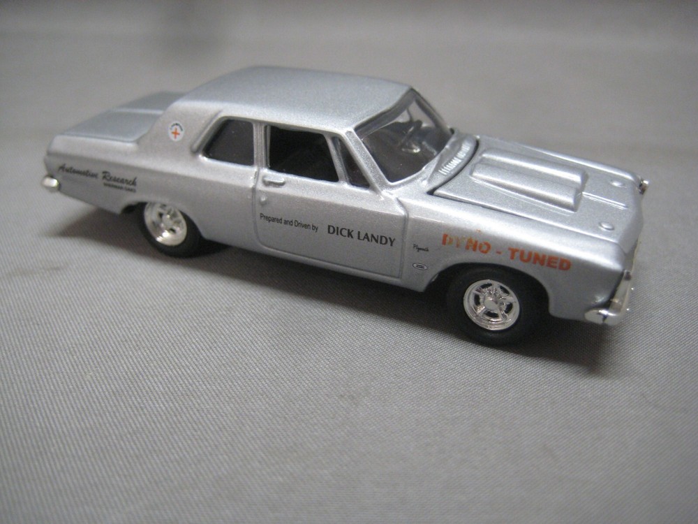 HOT WHEELS PREMIUM SERIES W/ REAL RIDER TIRES 1963 PLYMOUTH MINT !