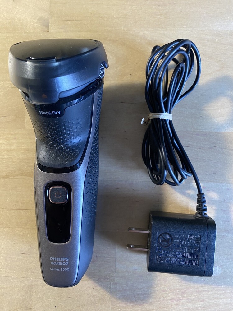 Philips Norelco Series 3000 Wet & Dry Razor S3210 w/ Charger Tested Works