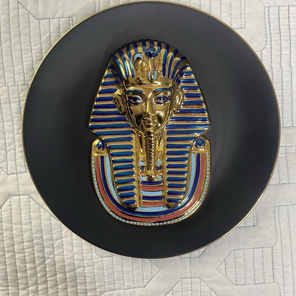 Tutankhamun Golden Mask Collectors Plate in 22K Gold by Osiris Porcelain