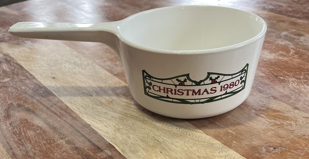 Corning Ware Range Topper 1 qt Sauce Pan Christmas 1980 With Lid