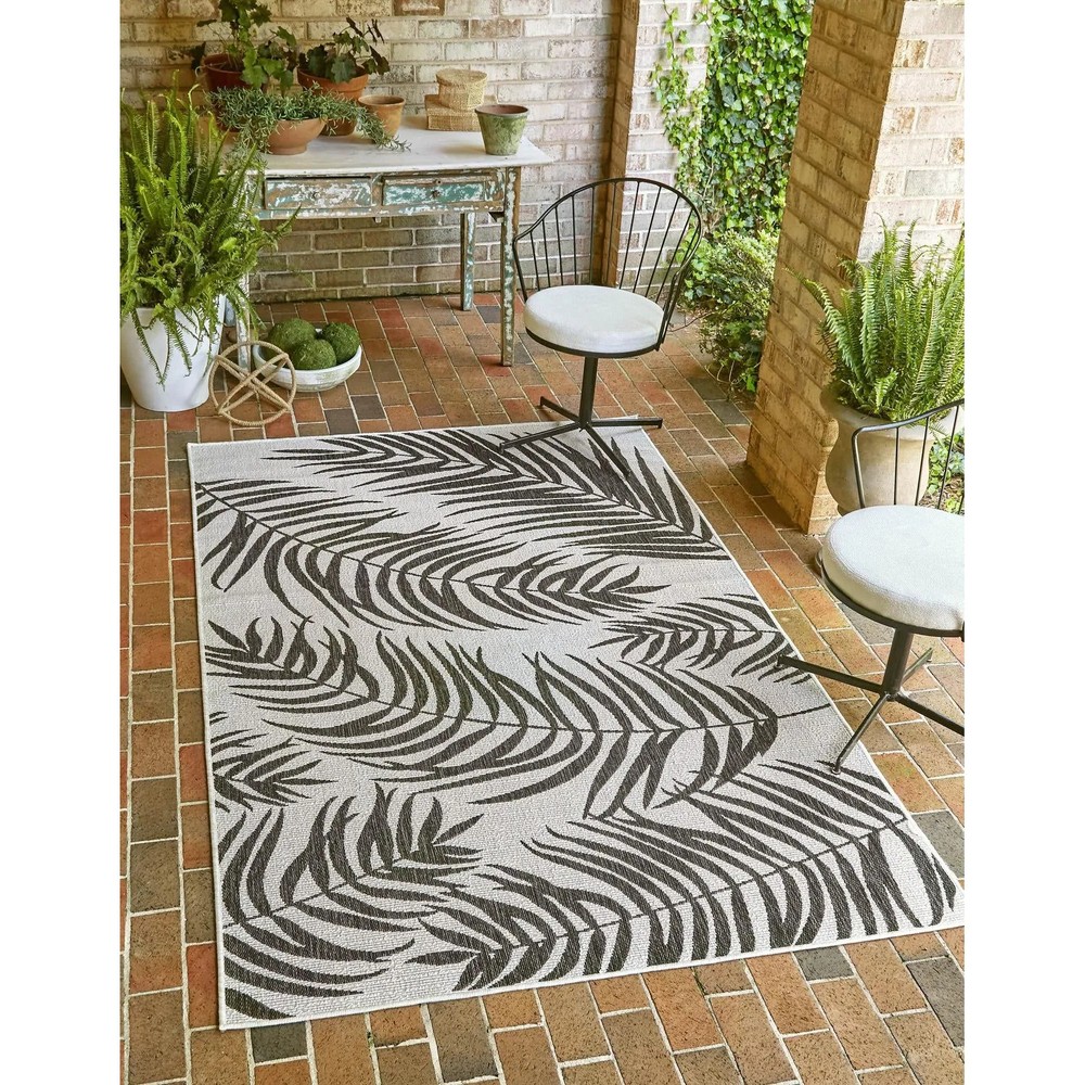Outdoor Turgh Collection Durable Area Rug for Patio Deck or Garden