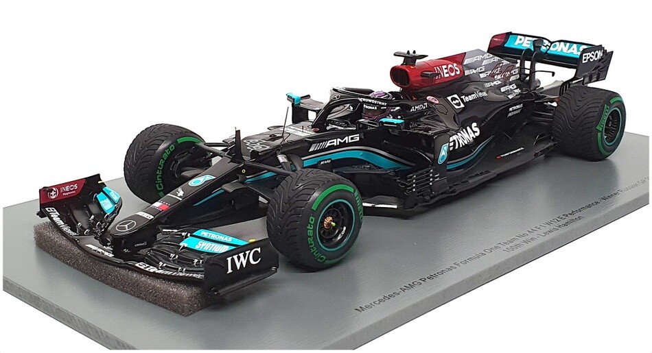 Spark 1/18 Scale 18S604 - F1 Mercedes AMG Winner Russian GP 2021 L. Hamilton