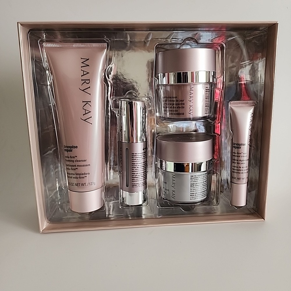Mary Kay Skincare Set in ElegantPink